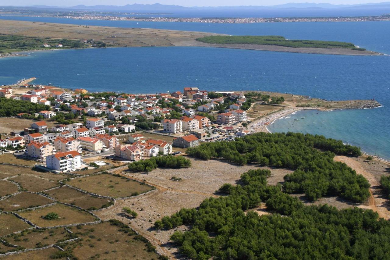 Family Friendly Apartments With A Swimming Pool Povljana, Pag - 244 Zewnętrze zdjęcie