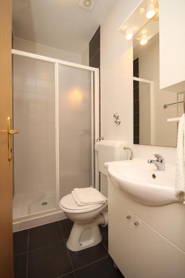 Family Friendly Apartments With A Swimming Pool Povljana, Pag - 244 Zewnętrze zdjęcie