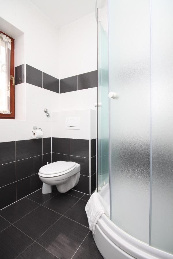 Family Friendly Apartments With A Swimming Pool Povljana, Pag - 244 Zewnętrze zdjęcie