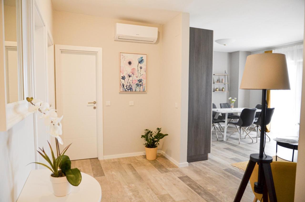 Family Friendly Apartments With A Swimming Pool Povljana, Pag - 244 Zewnętrze zdjęcie