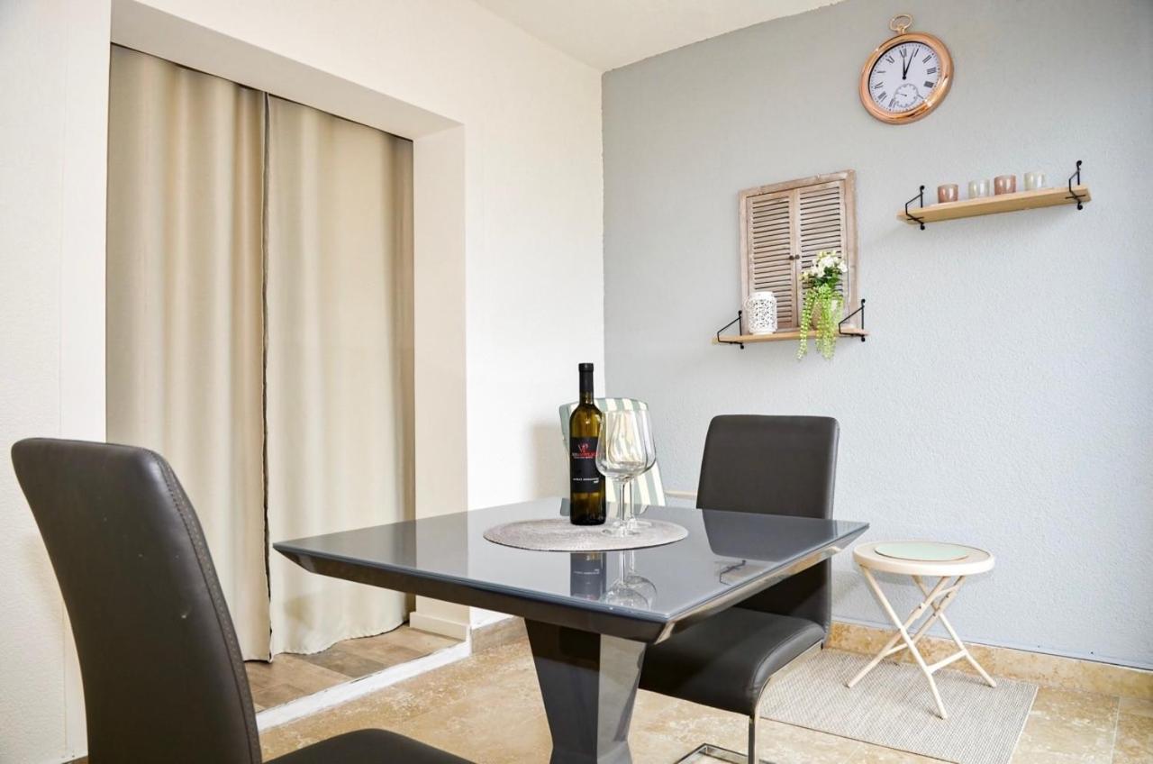 Family Friendly Apartments With A Swimming Pool Povljana, Pag - 244 Zewnętrze zdjęcie