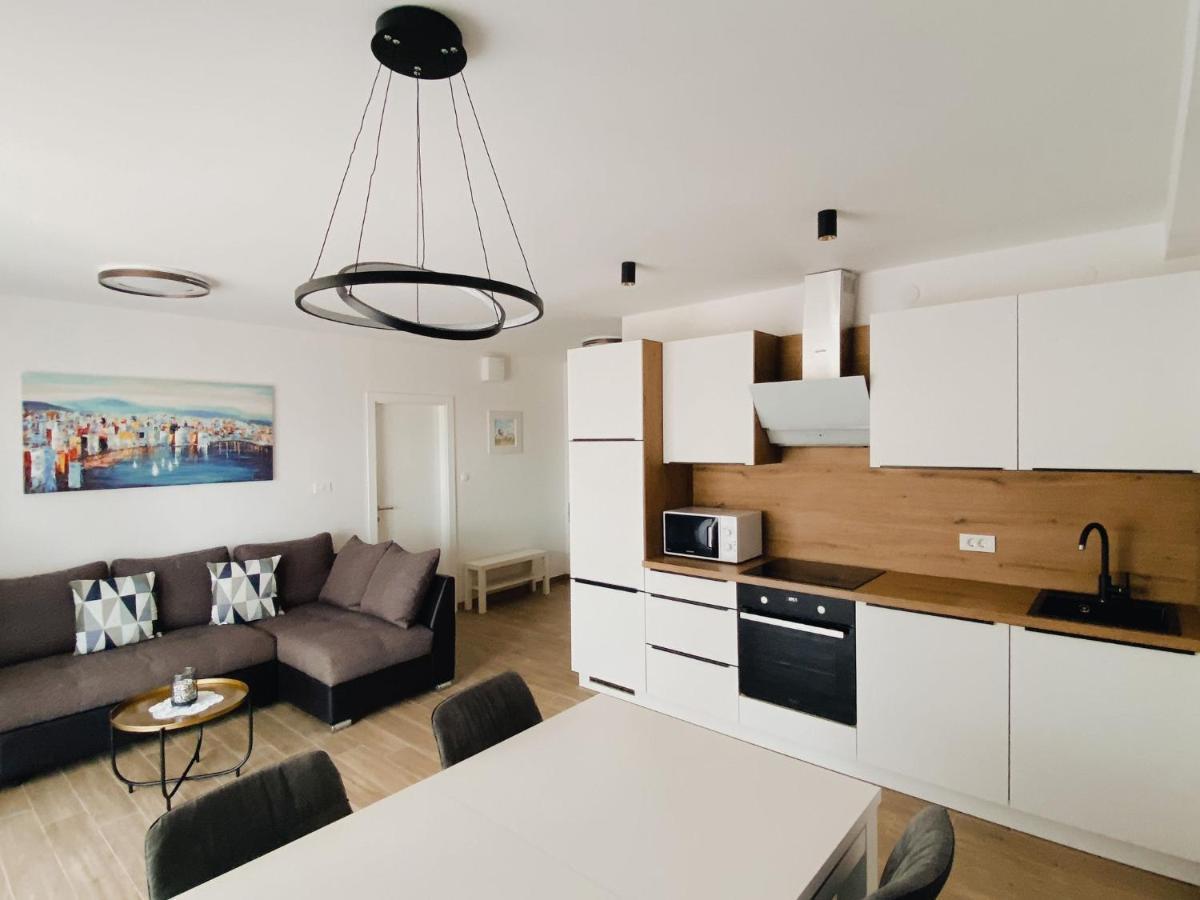 Family Friendly Apartments With A Swimming Pool Povljana, Pag - 244 Zewnętrze zdjęcie