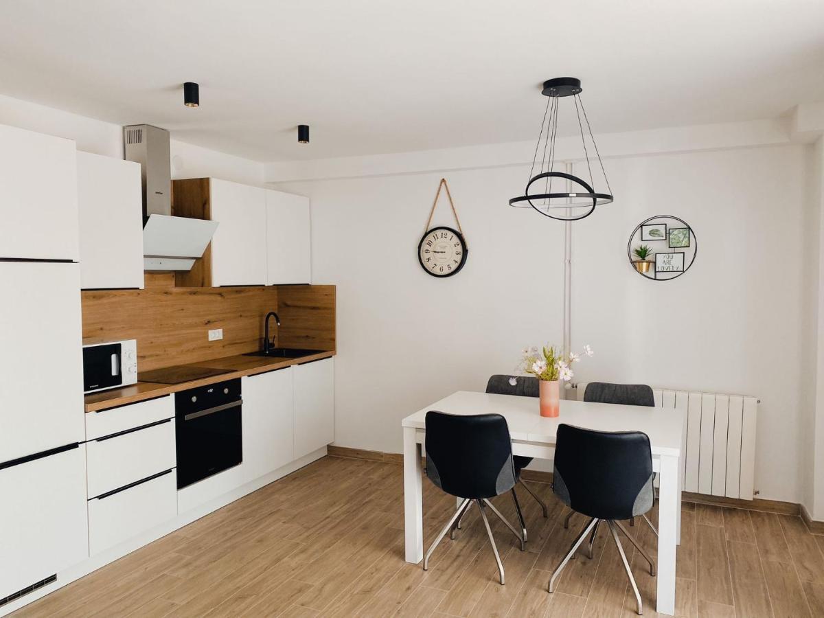 Family Friendly Apartments With A Swimming Pool Povljana, Pag - 244 Zewnętrze zdjęcie