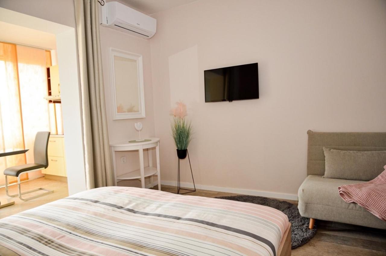 Family Friendly Apartments With A Swimming Pool Povljana, Pag - 244 Pokój zdjęcie