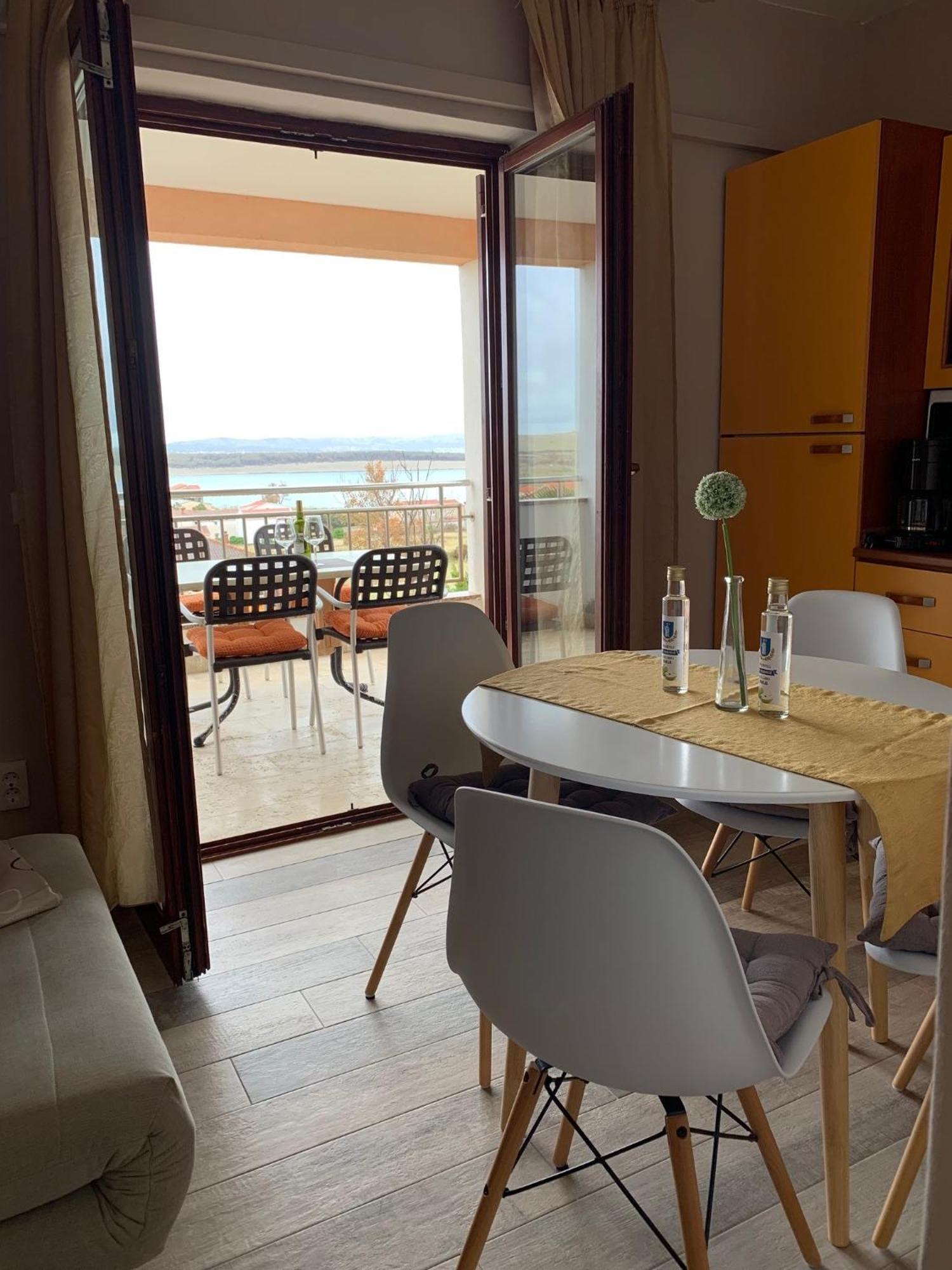 Family Friendly Apartments With A Swimming Pool Povljana, Pag - 244 Pokój zdjęcie