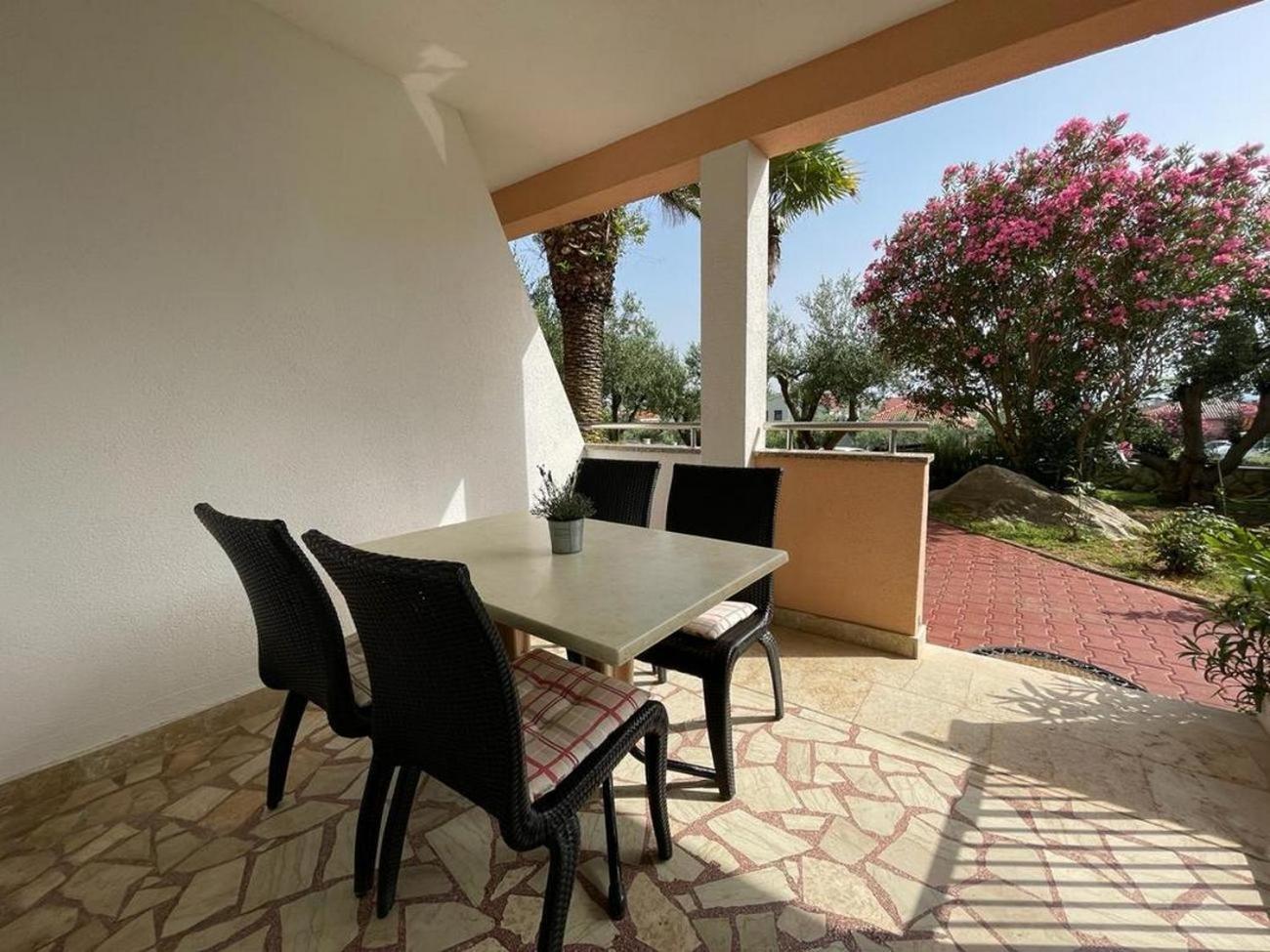 Family Friendly Apartments With A Swimming Pool Povljana, Pag - 244 Zewnętrze zdjęcie