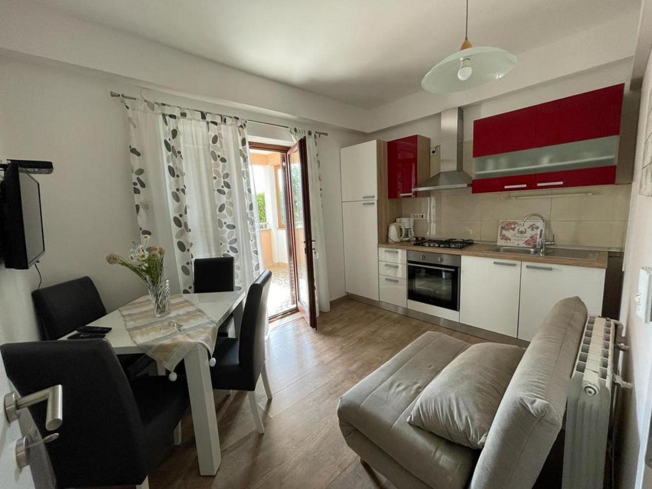 Family Friendly Apartments With A Swimming Pool Povljana, Pag - 244 Zewnętrze zdjęcie